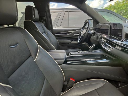 Used 2024 Cadillac Escalade Sport AWD/4WD image 4