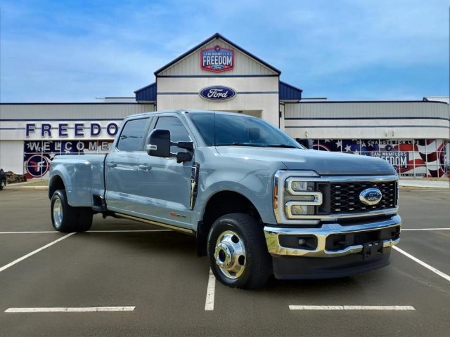 Used 2026 Ford F350 Lariat w/ Lariat Ultimate Package AWD/4WD image 1
