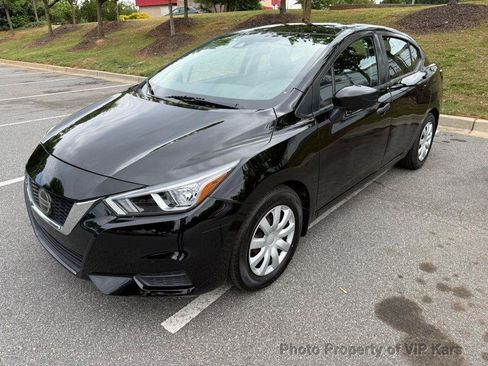Used 2022 Nissan Versa S FWD image 18