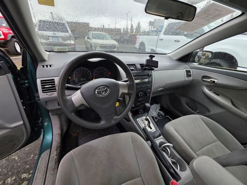 Used 2010 Toyota Corolla LE image 12