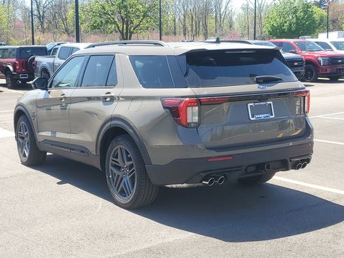 New 2026 Ford Explorer ST AWD/4WD image 3