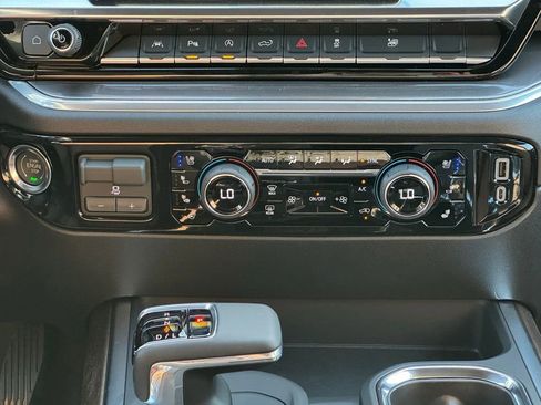 New 2026 Chevrolet Silverado 1500 High Country AWD/4WD image 32