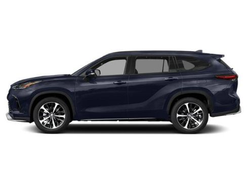 Used 2021 Toyota Highlander XSE AWD/4WD image 3