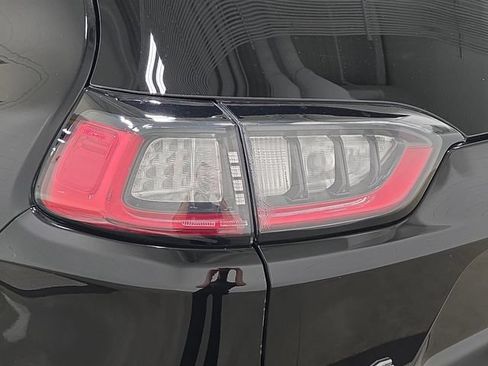 Used 2019 Jeep Cherokee Limited AWD/4WD image 31
