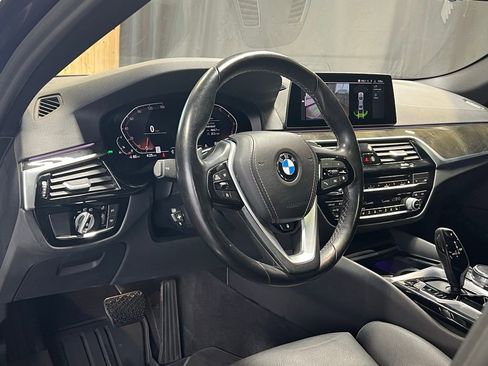 Used 2020 BMW 540i xDrive w/ Premium Package image 12