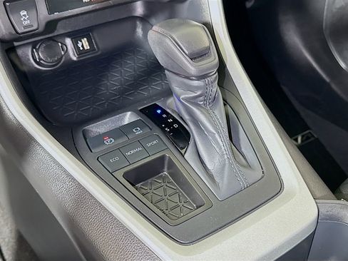 Used 2025 Toyota RAV4 XLE w/ Convenience Package FWD image 15