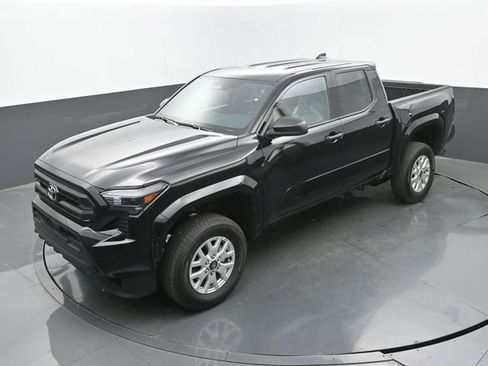 Used 2026 Toyota Tacoma SR image 16
