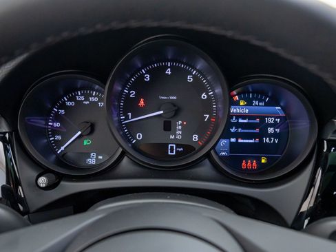 New 2025 Porsche Macan image 25