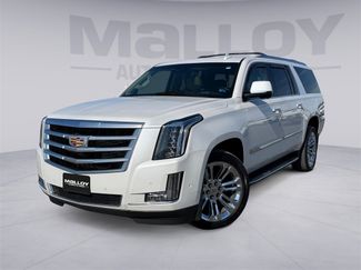 Used 2019 Cadillac Escalade ESV Luxury video 1