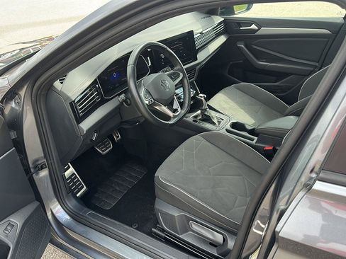 Used 2025 Volkswagen Jetta Sport FWD image 8