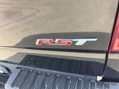 Used 2022 Chevrolet Silverado 1500 RST w/ Z71 Off-Road Package AWD/4WD image 7