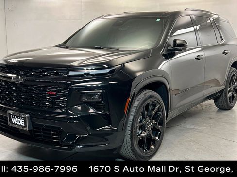 Used 2024 Chevrolet Traverse RS FWD image 1