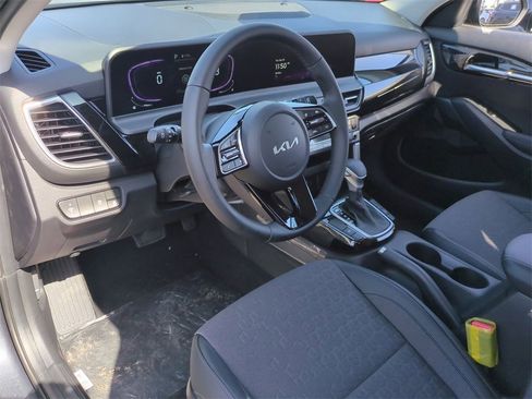 New 2026 Kia Seltos S image 12