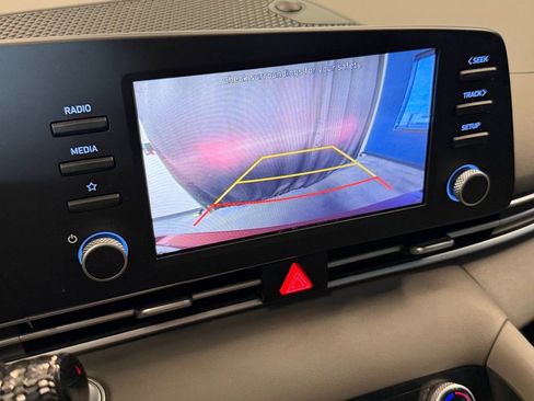 Used 2023 Hyundai Elantra SEL image 13