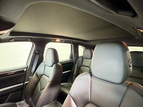 Used 2018 Porsche Cayenne image 27