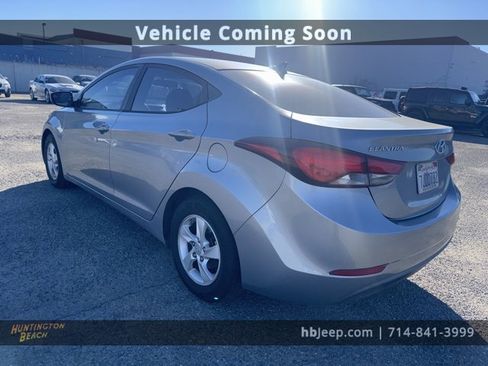 Used 2015 Hyundai Elantra SE image 7