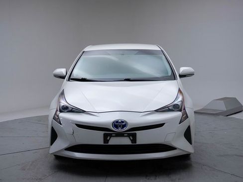 Used 2016 Toyota Prius Two image 5