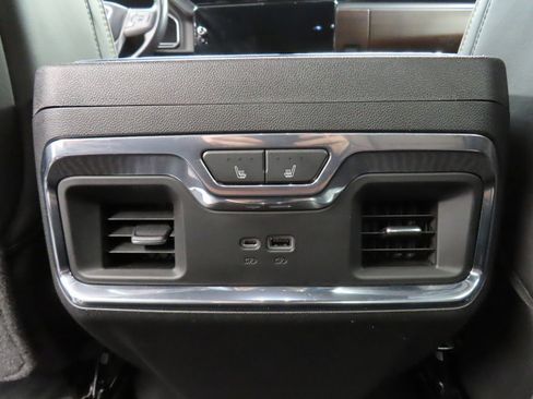 Used 2022 GMC Sierra 1500 Denali Ultimate image 8