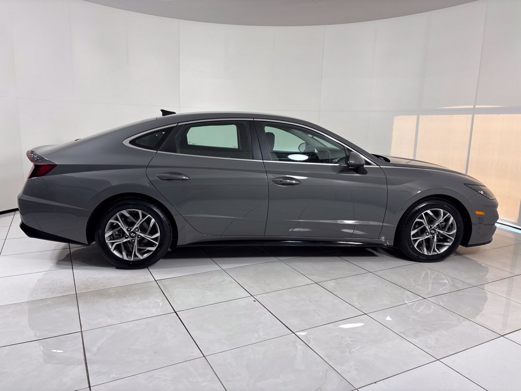 Used 2022 Hyundai Sonata SEL w/ Preferred Accessory Package FWD image 6