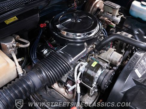 Used 1990 Chevrolet Silverado 1500 2WD Regular Cab image 28