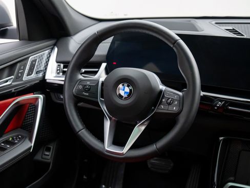 Certified 2025 BMW X2 xDrive28i w/ Premium Package image 10