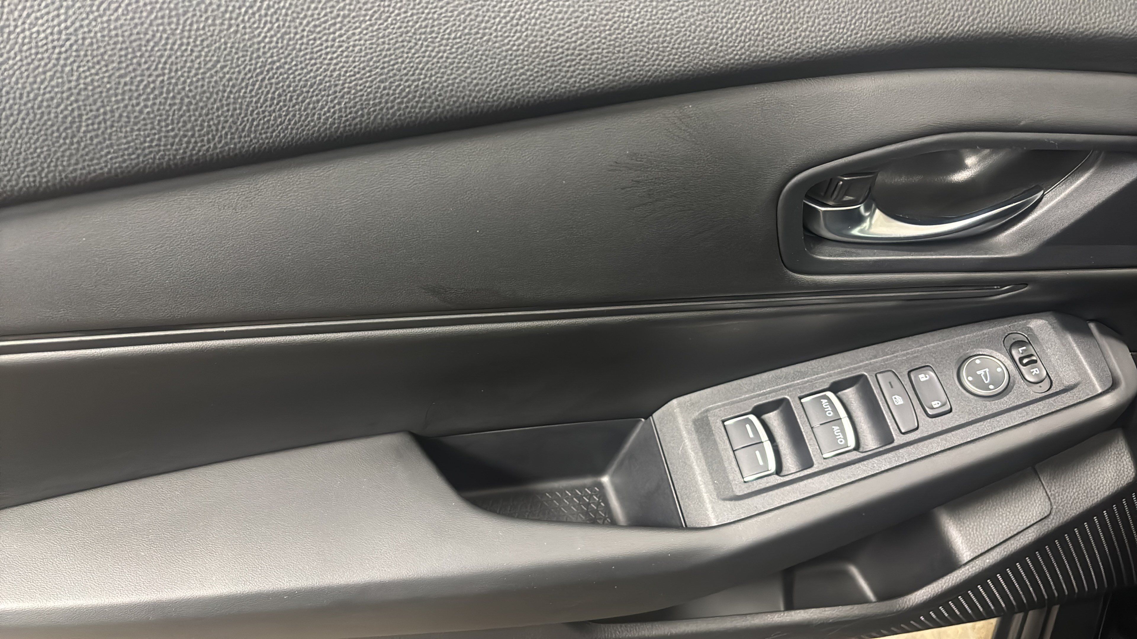 Used 2023 Honda Accord EX image 11