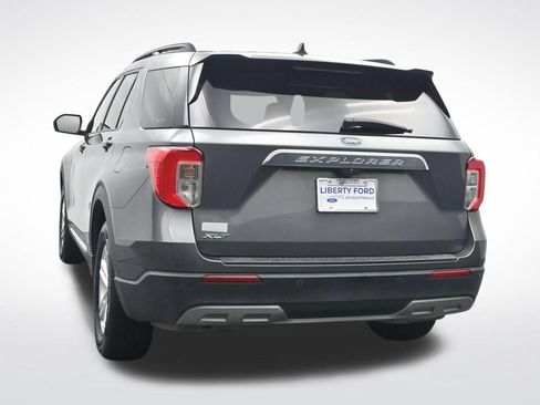 Used 2022 Ford Explorer XLT w/ Equipment Group 202A RWD image 9