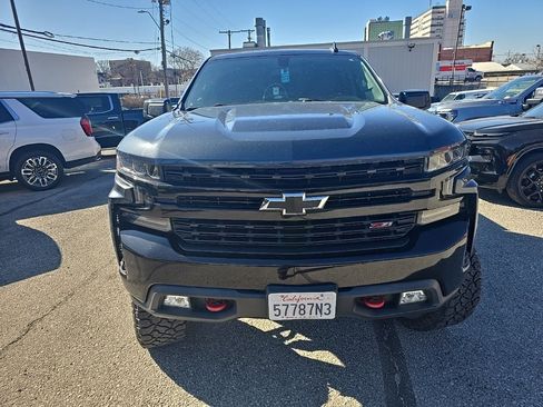 Used 2020 Chevrolet Silverado 1500 LT Trail Boss image 2
