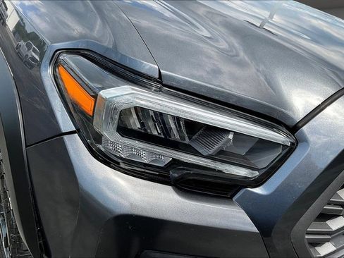 Used 2021 Toyota Tacoma TRD Off-Road w/ Technology Package AWD/4WD image 37