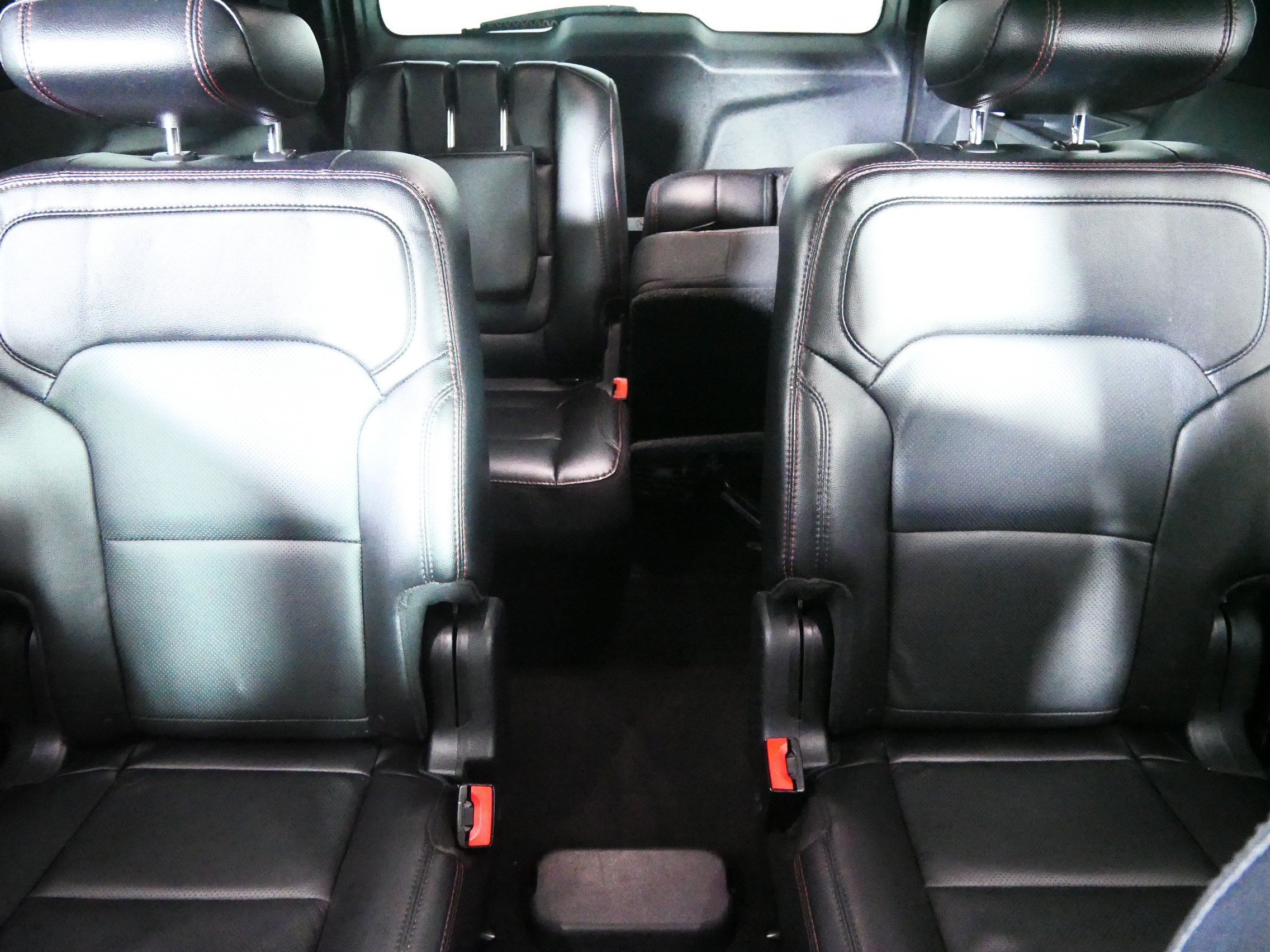 Used 2019 Ford Explorer Sport w/ Equipment Group 401A AWD/4WD image 13