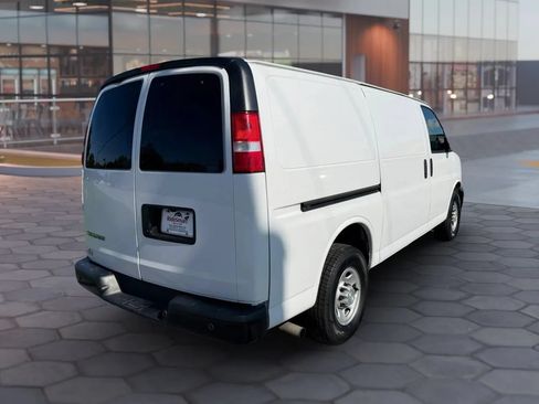 Used 2019 Chevrolet Express 2500 w/ Driver Convenience Package RWD image 11