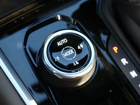 Certified 2024 Chevrolet Colorado ZR2 w/ Technology Package image 20