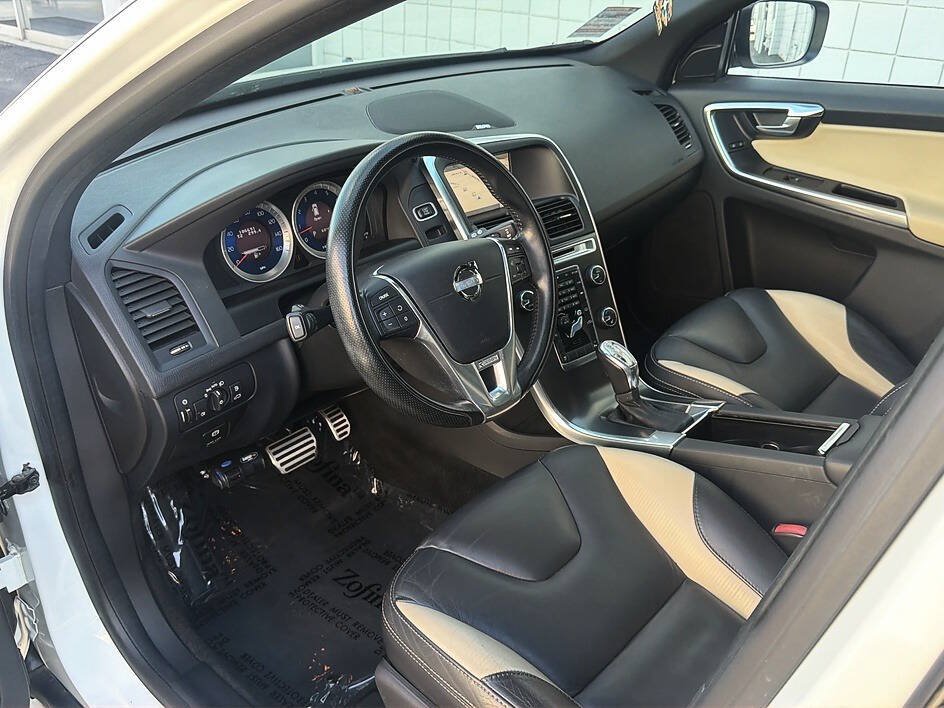 Used 2013 Volvo XC60 T6 R-Design Platinum AWD/4WD image 4