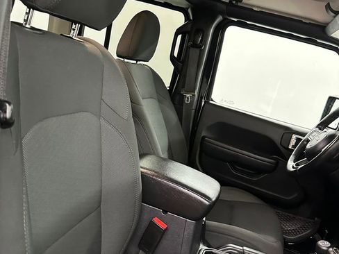Used 2022 Jeep Wrangler Unlimited Sport image 43