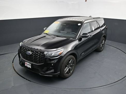 Used 2025 Ford Explorer ST-Line w/ ST-Line Street Pack AWD/4WD image 45