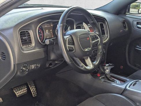 Used 2018 Dodge Charger R/T Scat Pack image 9