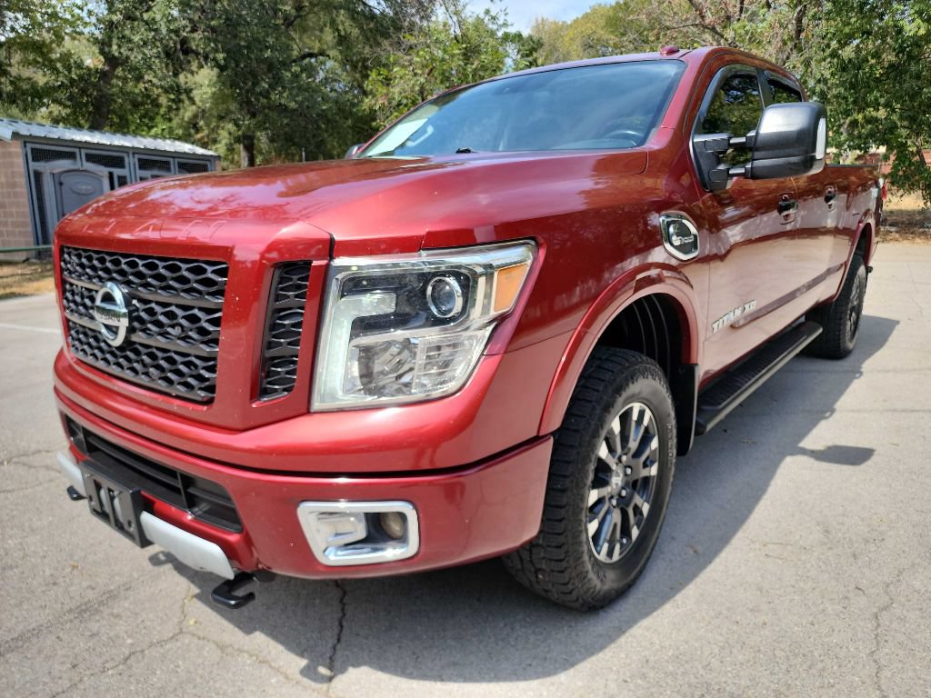 Used 2017 Nissan Titan PRO-4X AWD/4WD image 3