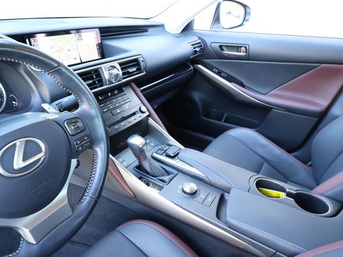 Used 2017 Lexus IS 200t image 40