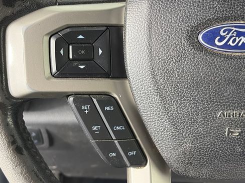 Used 2018 Ford F250 Lariat w/ Lariat Value Package AWD/4WD image 17