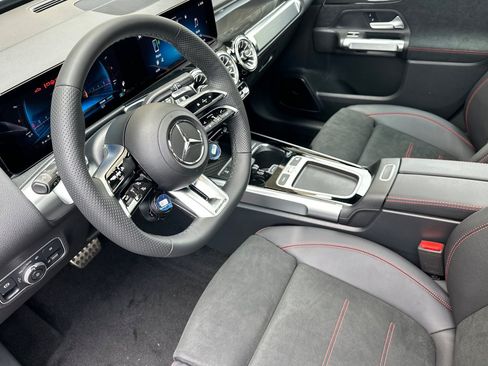 New 2026 Mercedes-Benz GLB 35 AMG 4MATIC image 9