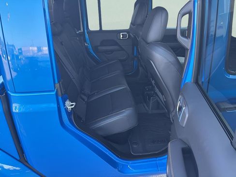New 2026 Jeep Gladiator Sport AWD/4WD image 11
