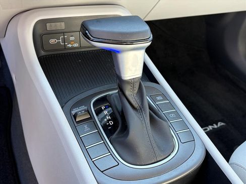 Certified 2025 Hyundai Kona SEL image 22