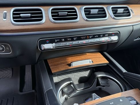 Certified 2025 Mercedes-Benz GLS 450 4MATIC image 20