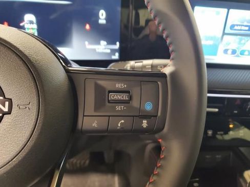 Used 2025 Nissan Kicks SR image 20