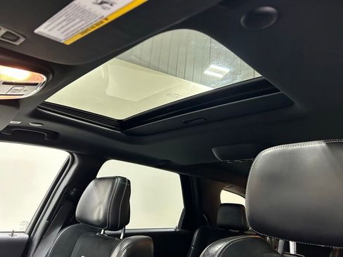 Used 2020 Dodge Durango SRT w/ Technology Group AWD/4WD image 27