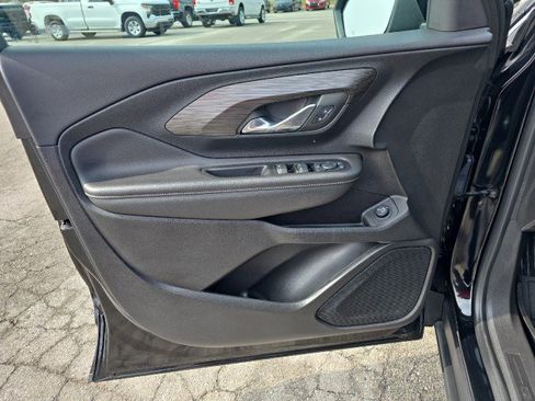 Used 2023 GMC Terrain SLE w/ Driver Convenience Package image 15