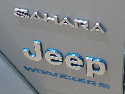 Used 2023 Jeep Wrangler Unlimited Sahara AWD/4WD image 61
