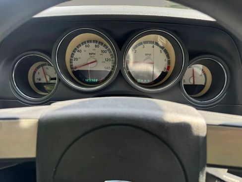 Used 2010 Dodge Challenger SE RWD image 15