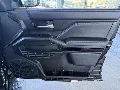 Used 2025 Toyota 4Runner Limited AWD/4WD image 36