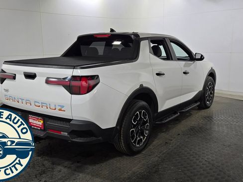 Used 2023 Hyundai Santa Cruz SE image 7
